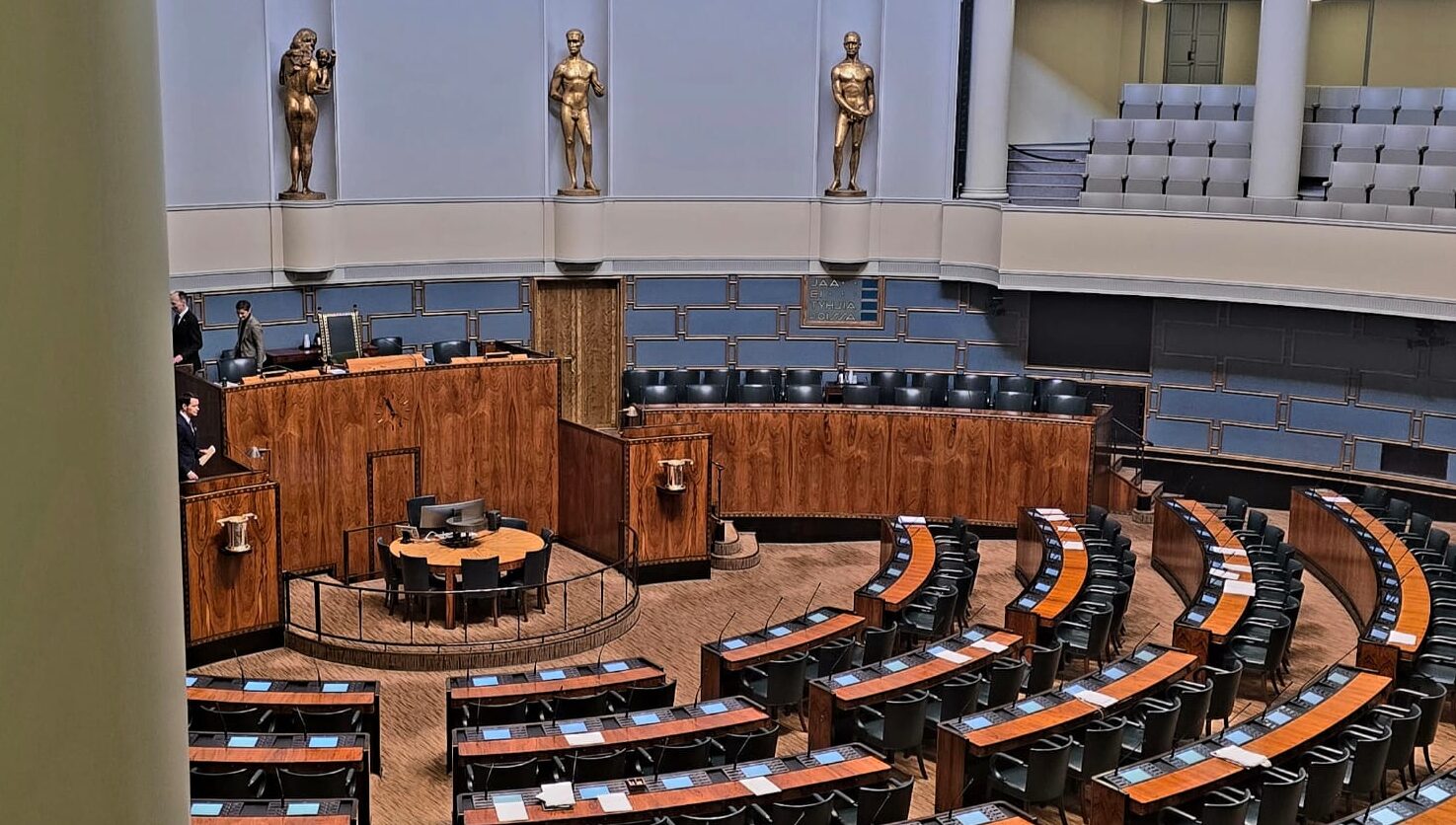 Vierailu eduskunnassa nosti esiin neurokirjon perheiden arjen haasteet