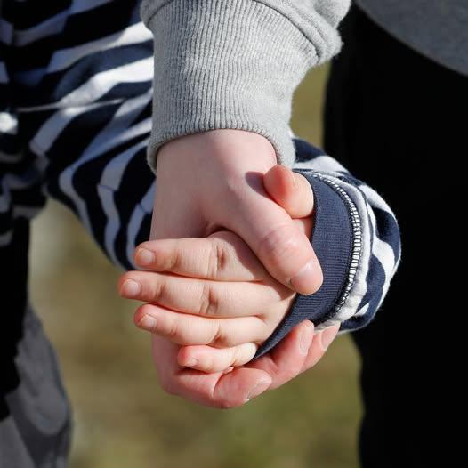 Kirjon omaishoitajat mukana eduskunnan tilaisuudessa erityislapsiperheiden tilanteesta